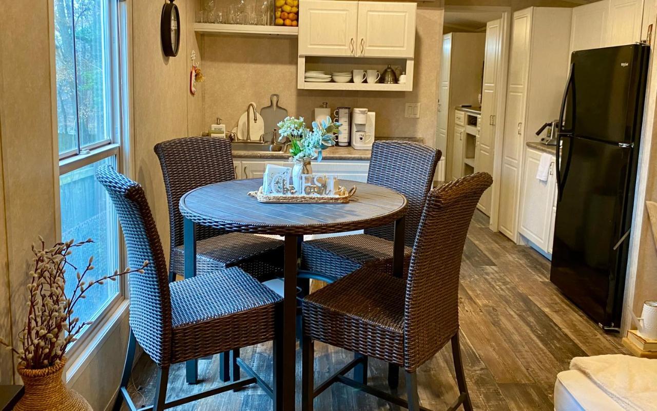 Your Own Cozy Tiny Home Austell Exteriör bild